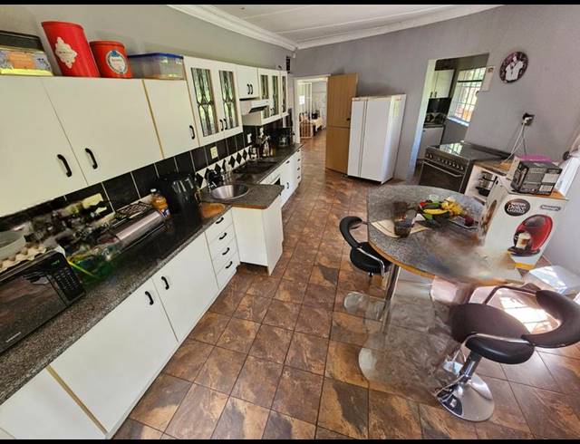 FARM FOR SALE IN KAMEELDRIFT